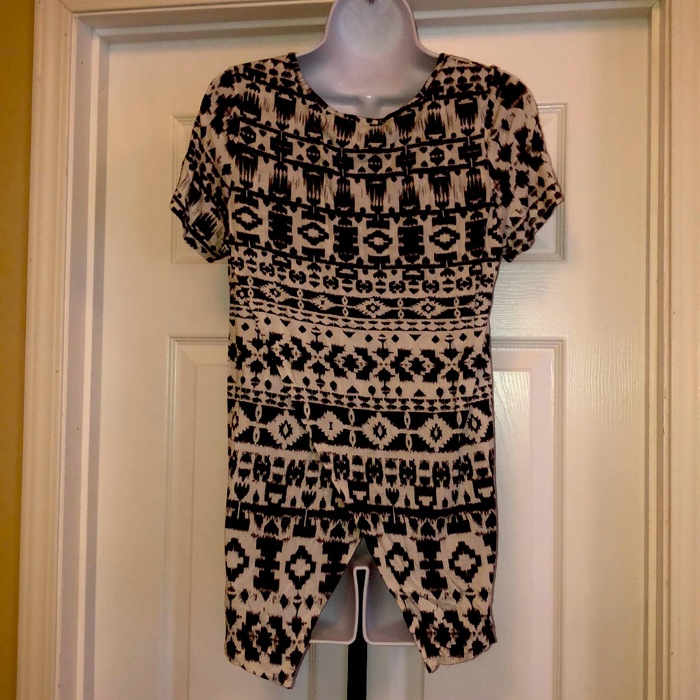 Aztec short sleeve top with asymmetrical back